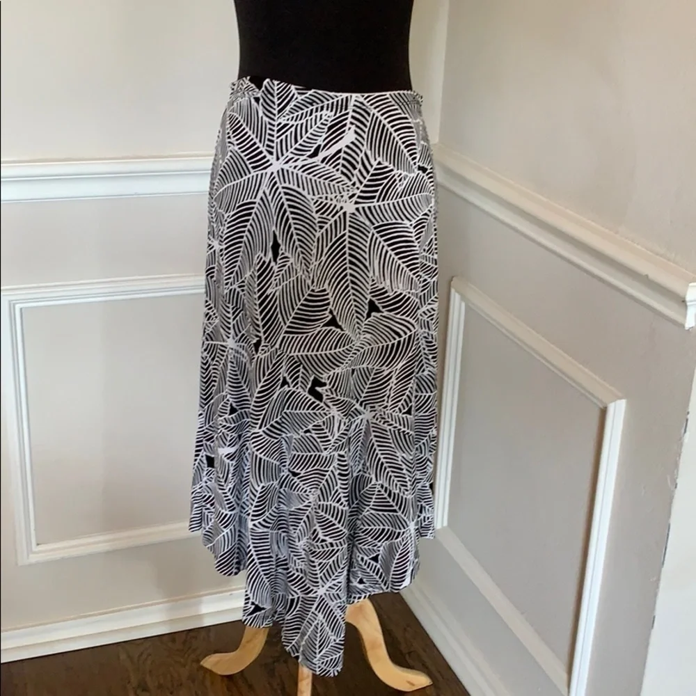 Josephine Chaus Skirt B/W Knit - Size Small